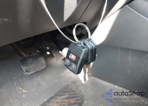 2005 Ford Escape Xlt z USA, uszkodzony, nr VIN 1FMCU93125KA25998